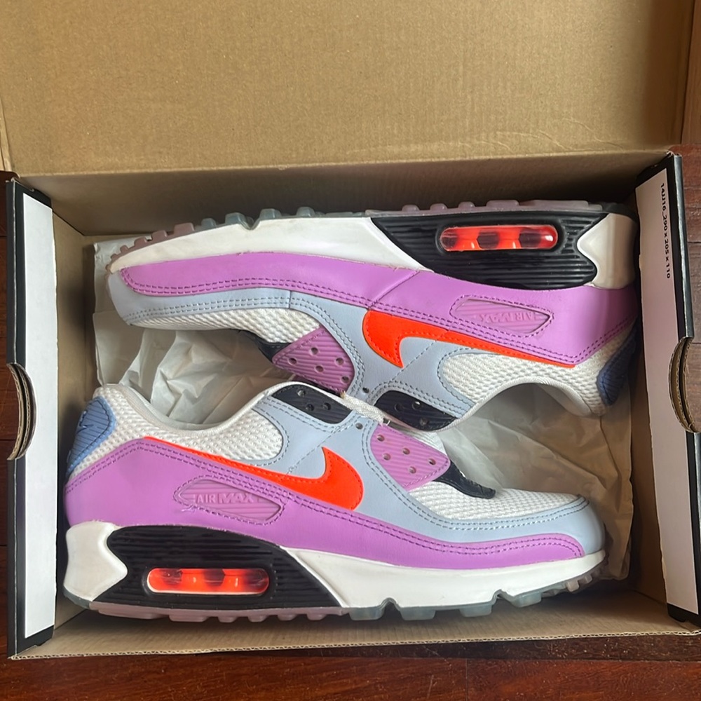 NIKE AIR MAX